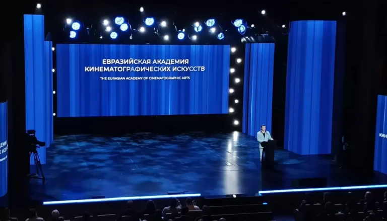 Никита Михалков уточнил детали премии «Бриллиантовая бабочка» и роли Мединского