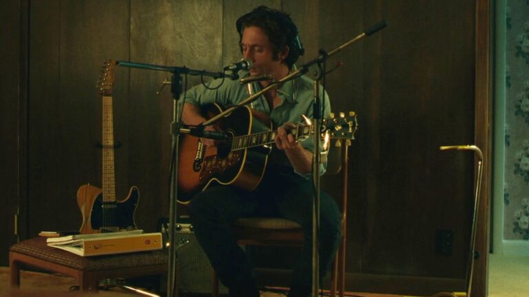 Обзор фильма «Springsteen: Deliver Me From Nowhere» – «Потрясающее выступление»