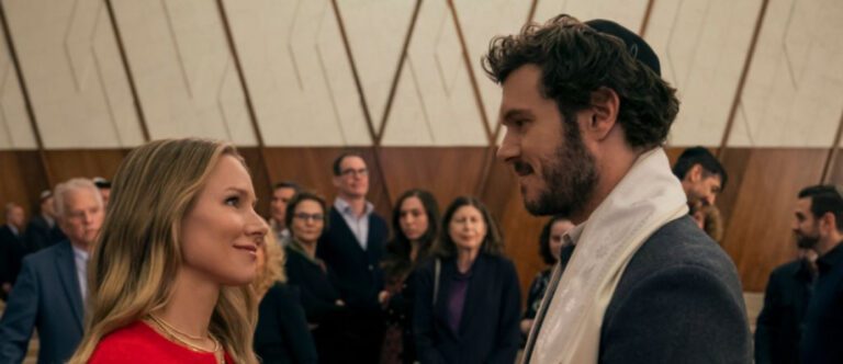 Netflix продлил «Никто этого не хочет» на третий сезон