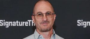 Даррен Аронофски снимет эротический триллер от создательницы «Исчезнувшей»
