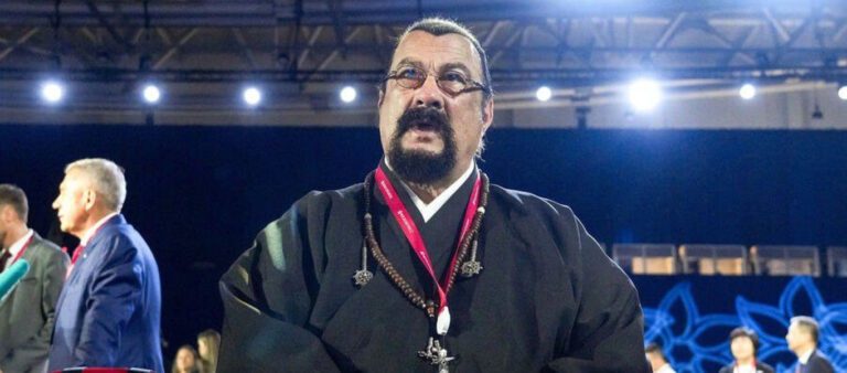 Стивен Сигал продаёт особняк в Подмосковье