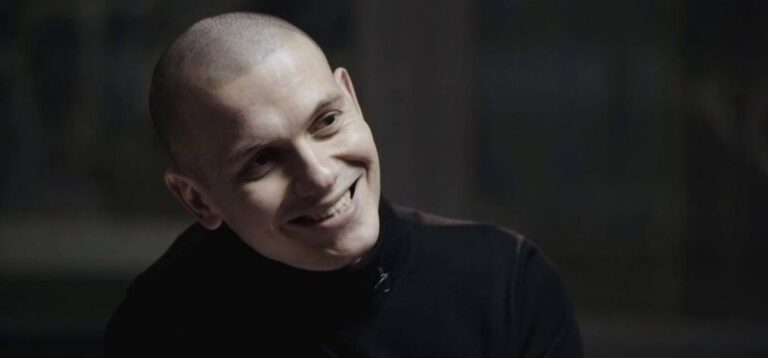 Умер солист Shortparis Николай Комягин