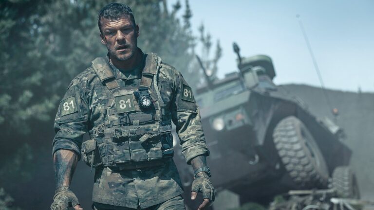 Рецензия на War Machine – «Абсурд почти на всех уровнях»
