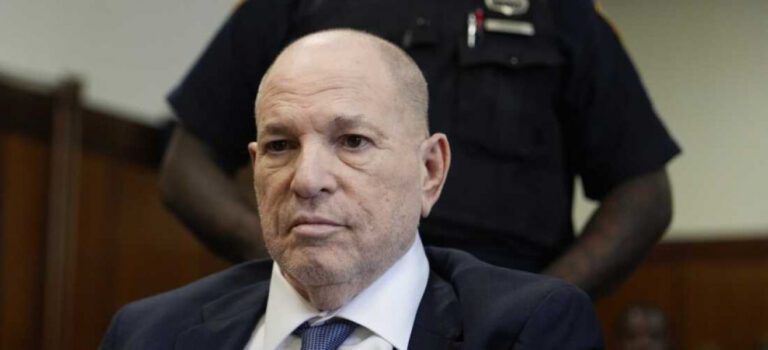 Харви Вайнштейн дал первое интервью из тюрьмы