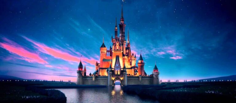 Disney уволит тысячи сотрудников