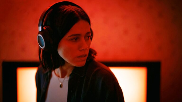 Рецензия на Undertone – «Чрезвычайно жуткое звуковое испытание»